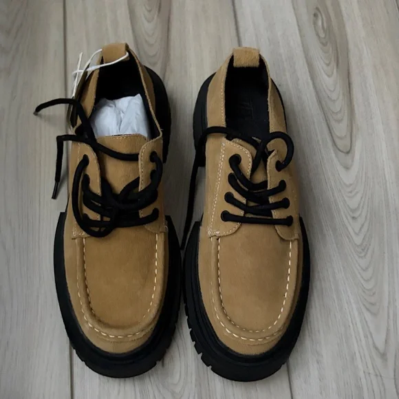 Zara Tan and Black Women’s Loafers - Picture 6 of 6